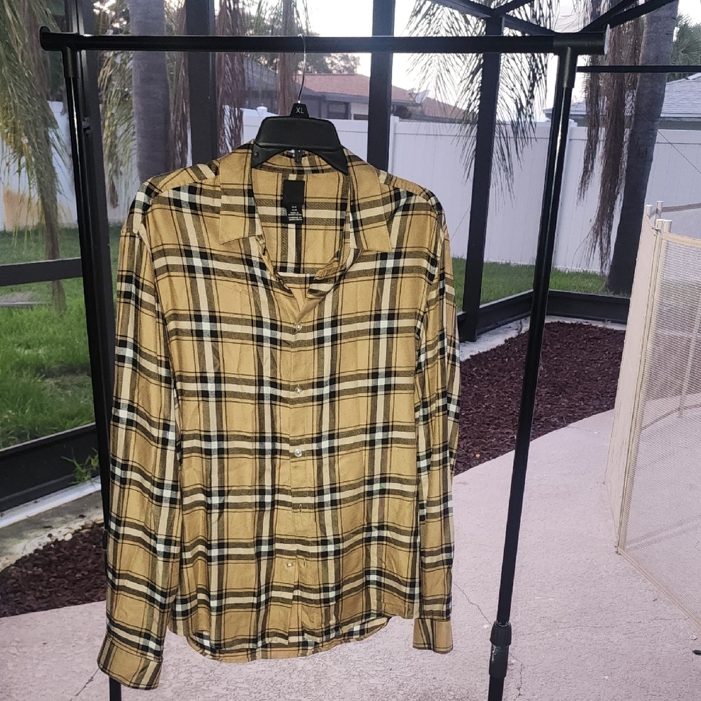 H&M Yellow and Black Casual Button Down Shirt